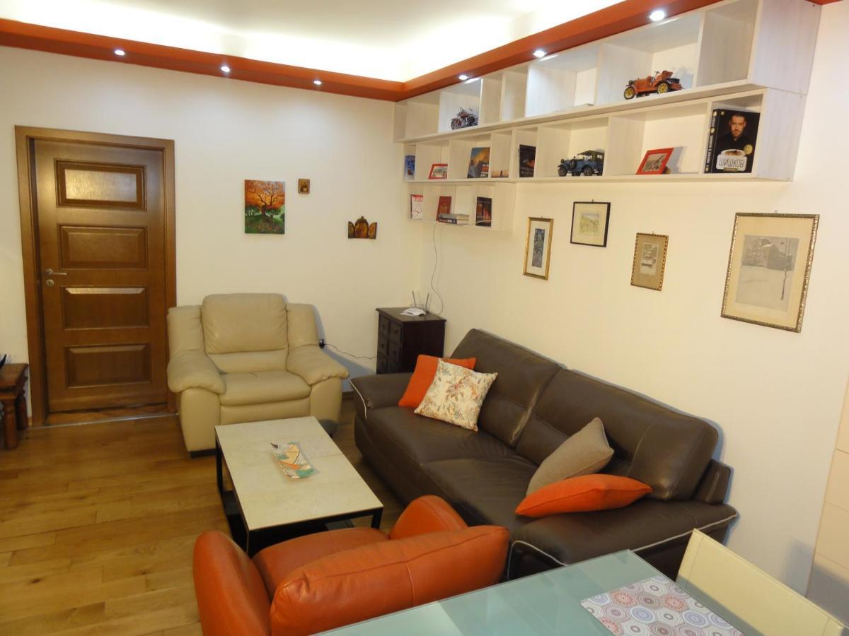 Lux Center Apartemen
